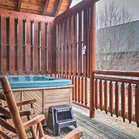 Pigeon Forge Cabin With Games, 1 Mi To Parkway! Экстерьер фото