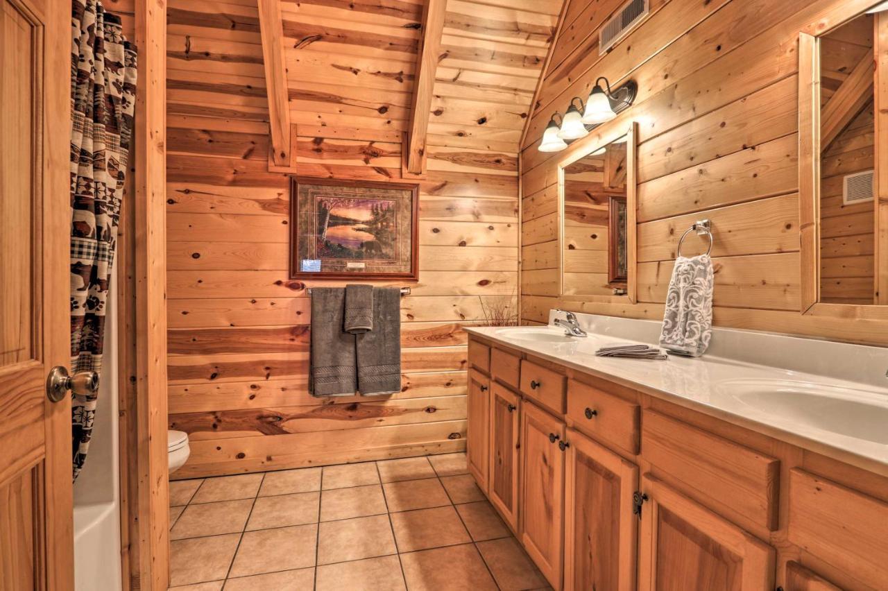 Pigeon Forge Cabin With Games, 1 Mi To Parkway! Экстерьер фото